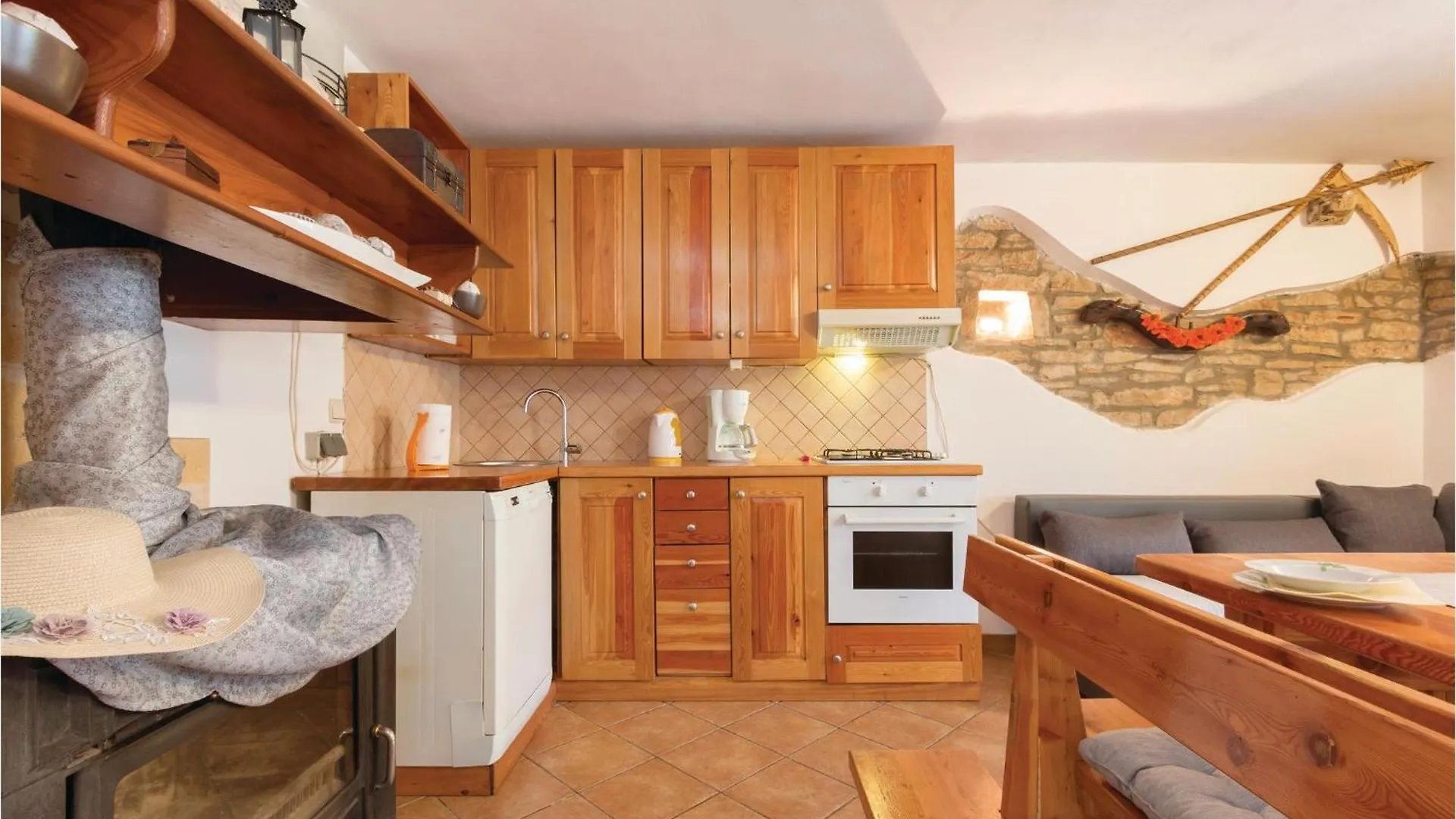 Tatil Evi Lovely Home In Svetvincenat With Wifi